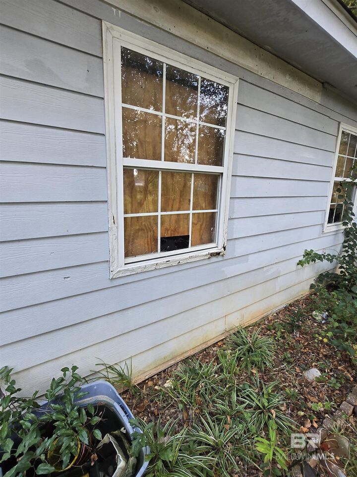 Property Photo:  1820 N Cedar Street  AL 36535 