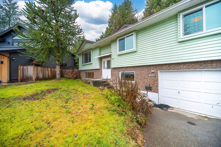Property Photo:  10123 158A Street  BC V4N 2P8 