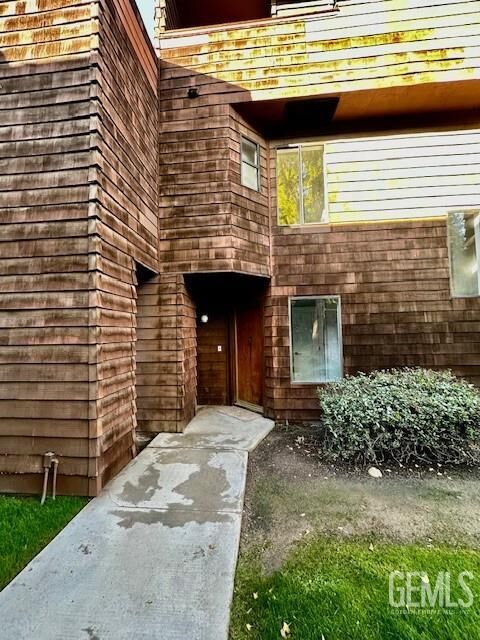 Property Photo:  700 New Stine Road 14  CA 93309 