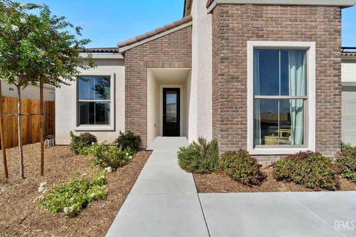 Property Photo: 7312 Peach Grove Lane CA 93313