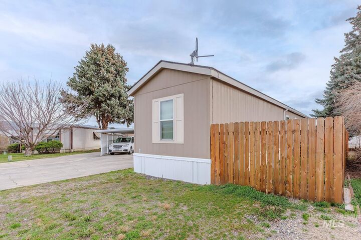 Property Photo:  2015 6th Ave 313  WA 99403 