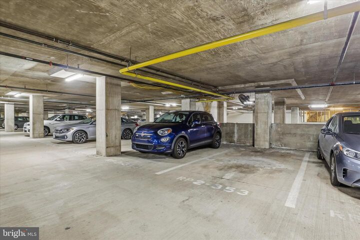 Property Photo: 3600 S Glebe Road 815W VA 22202