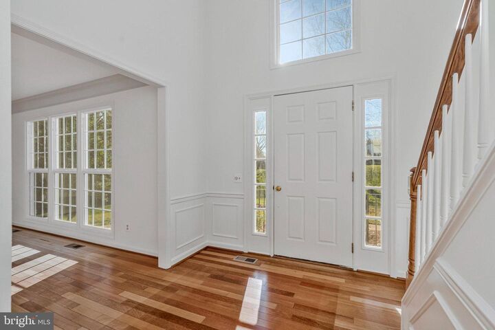 Property Photo:  714 Clairmont Court NE  VA 20176 