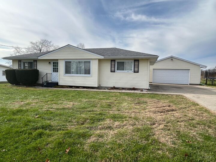 1385 Millville Oxford Road  Hanover Twp OH 45013 photo