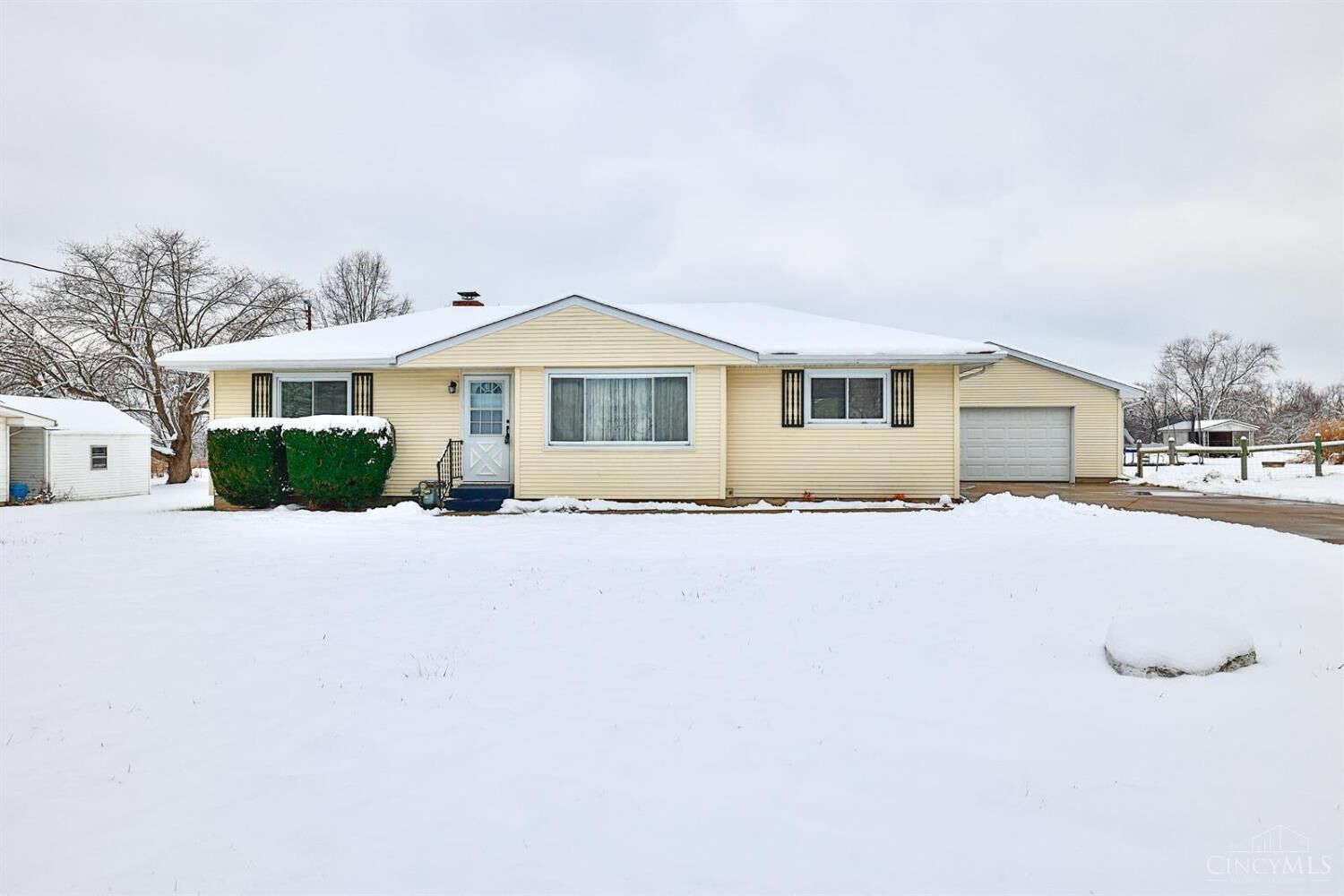 Property Photo: 1385 Millville Oxford Road OH 45013