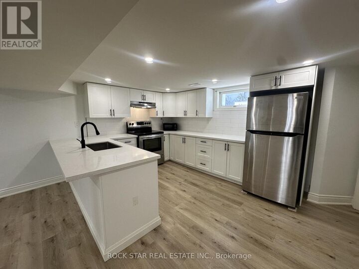 Property Photo:  175 East 5th Street  ON L9A 2Z7 