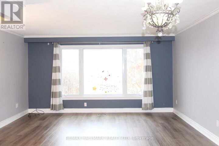 Property Photo:  8 Meadowland Avenue  ON L4N 2Y4 