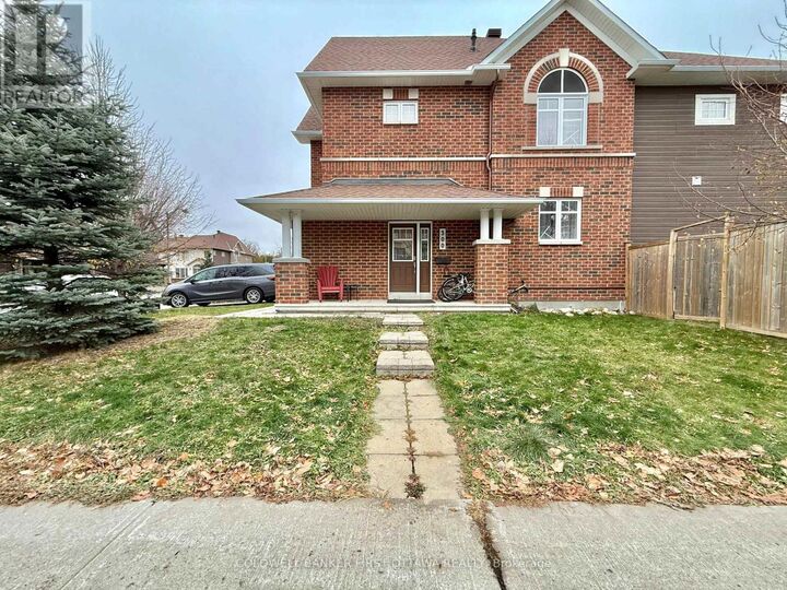 Photo de la propriété: 300 Tourmaline Crescent ON K2J 3T9