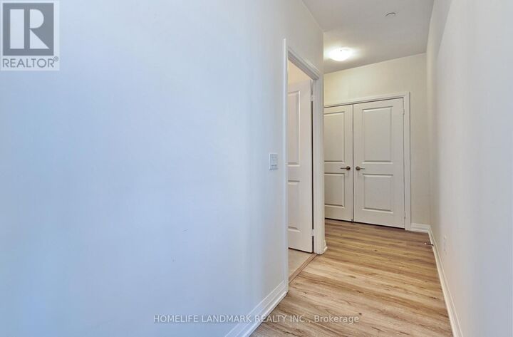 Property Photo:  3270 Sheppard Avenue East 2827  ON M1T 3K3 