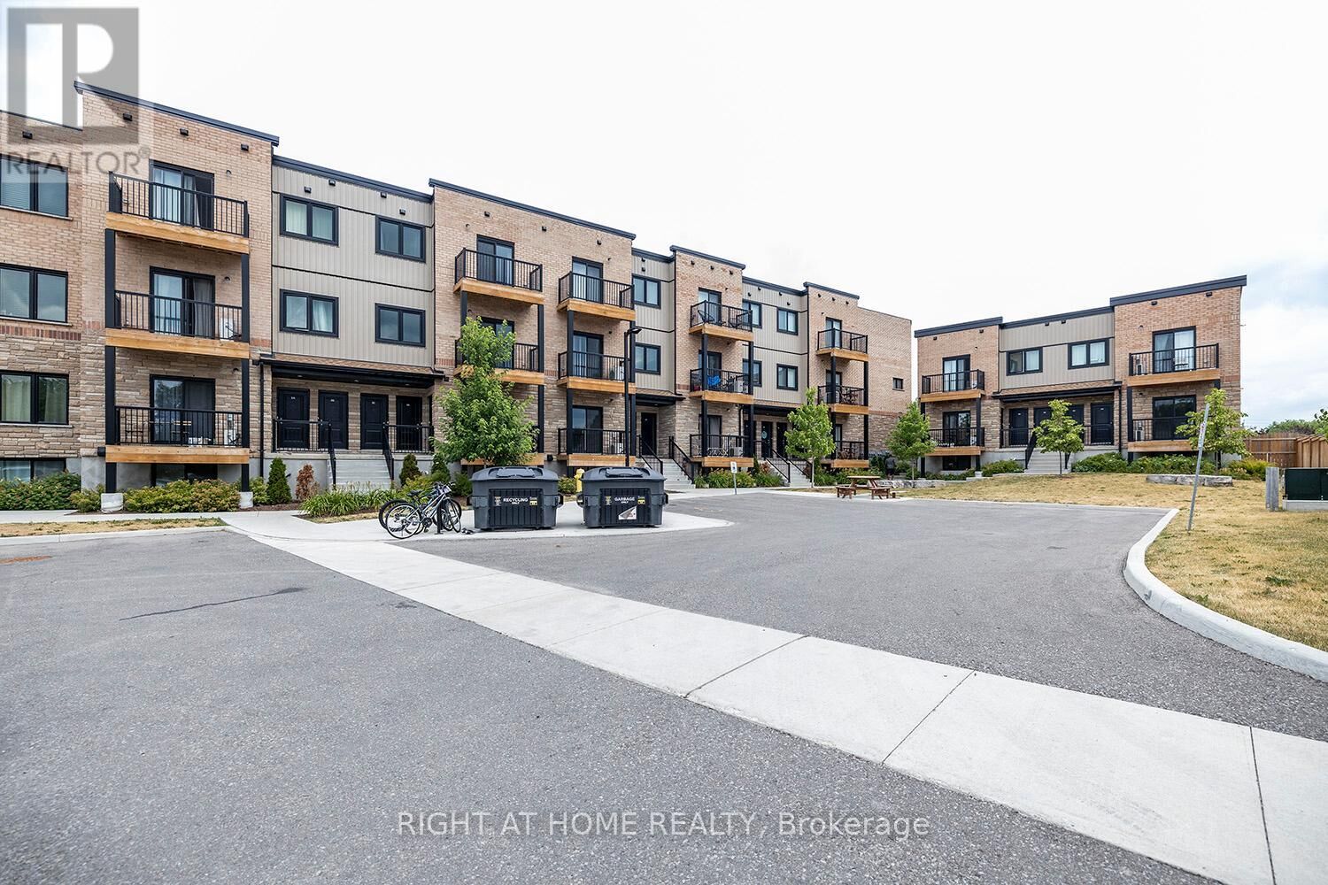 Property Photo: 164 Heiman Street 7A ON N2M 0B8