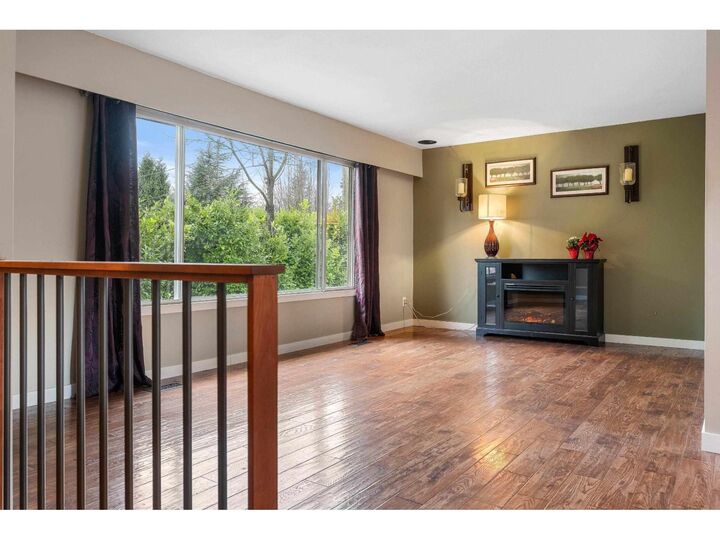 Photo de la propriété:  31949 Silverdale Avenue  BC V2V 2L2 