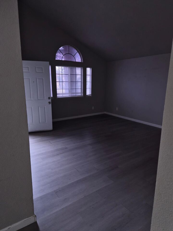 Property Photo:  5660 W Tenaya Avenue  CA 93722 