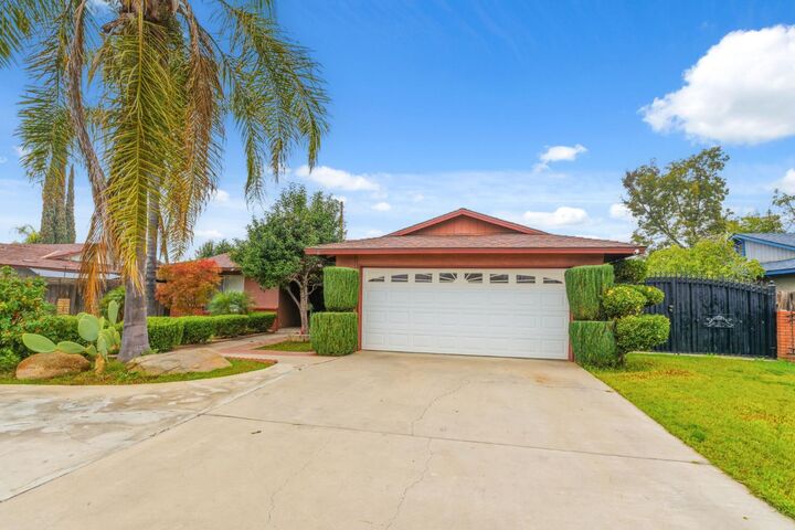 Property Photo:  204 W Cesar Chavez  CA 93706 