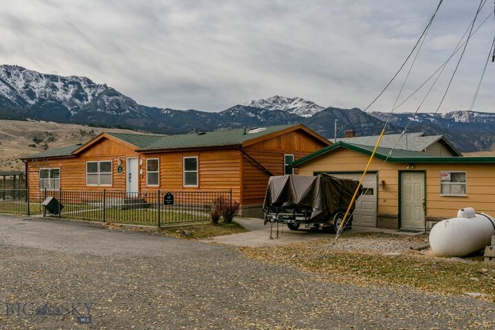 Property Photo:  112 Yellowstone Street  MT 59030 