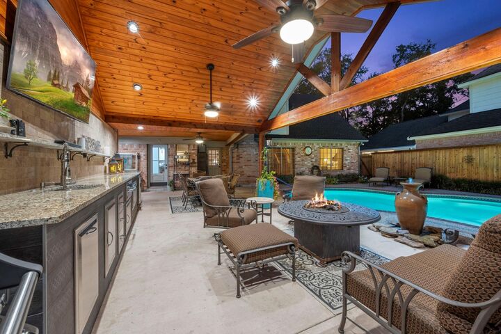 Property Photo:  6907 Fawncliff Drive  TX 77069 