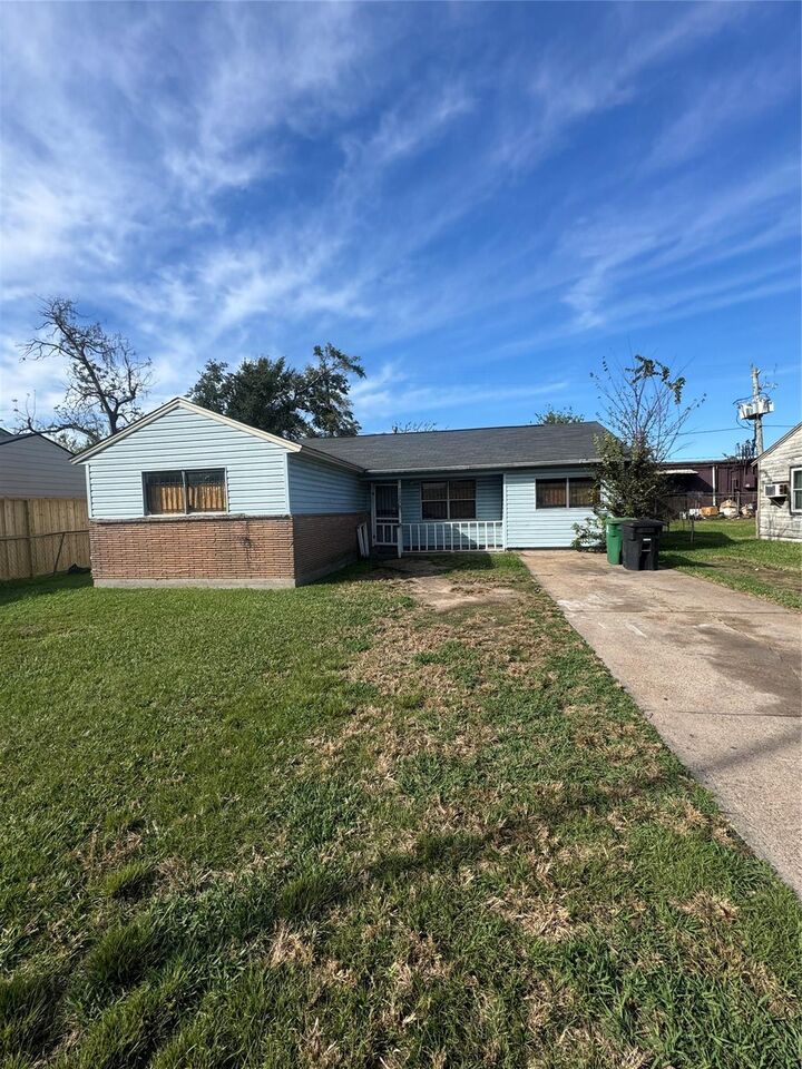 Property Photo: 11315 Raincove Drive TX 77016
