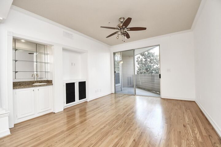 Property Photo: 2111 Welch Street B213 TX 77019