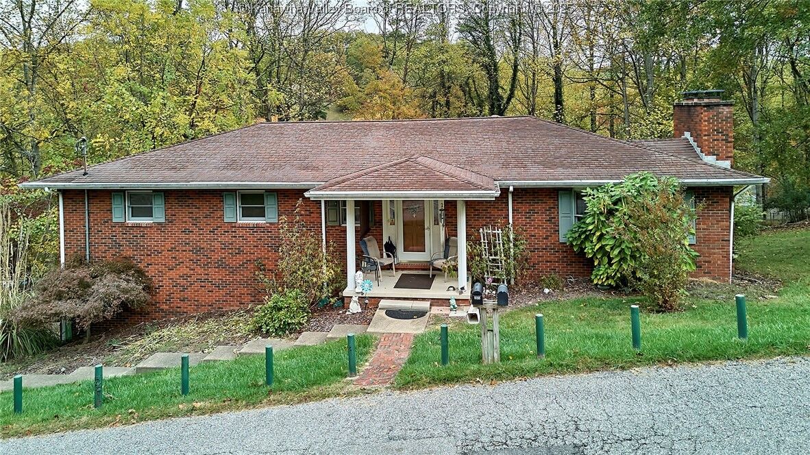 Property Photo:  200 Elm Street  WV 25071 