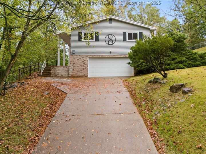 6 Poplar Drive  Vienna WV 26105 photo