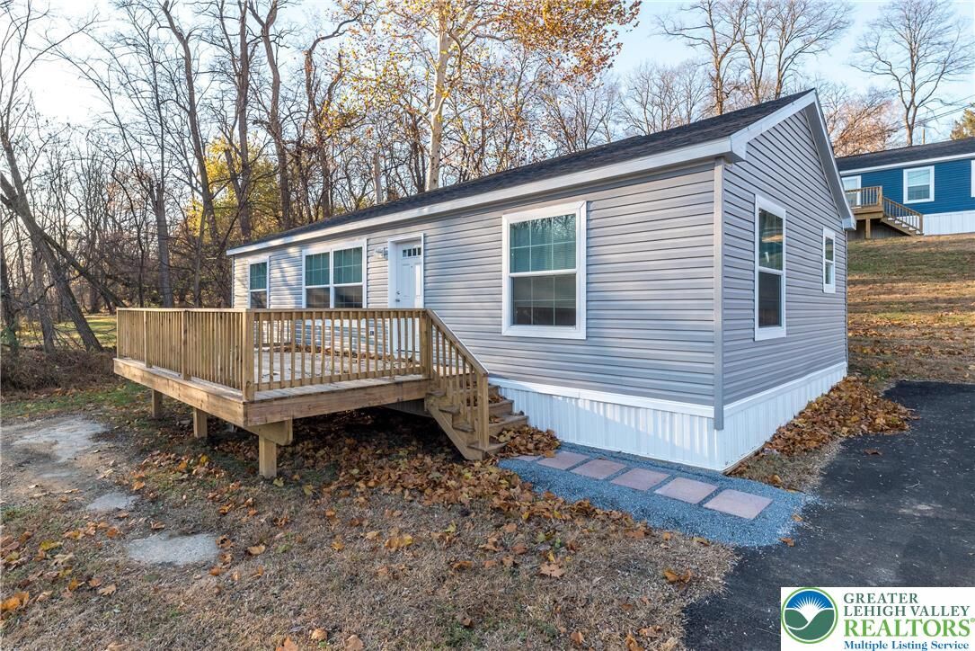 Property Photo:  465 Royal Manor Road Lot 8  PA 18042 