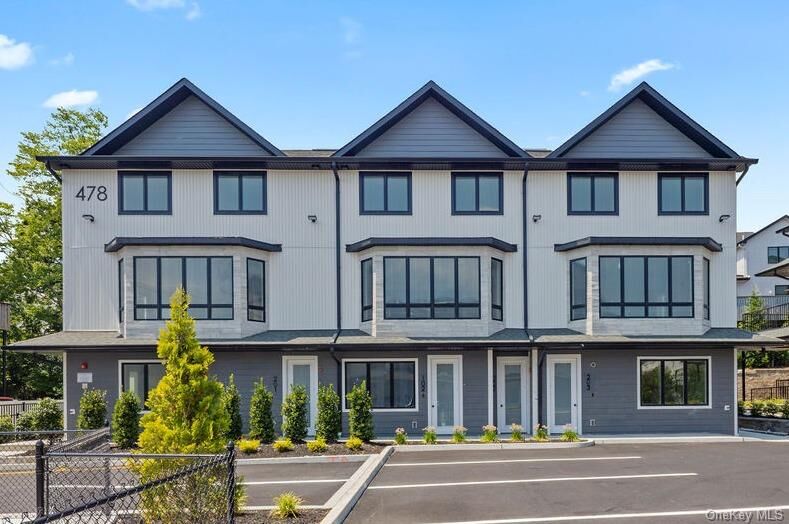 Property Photo:  478 W Central Avenue 112  NY 10977 