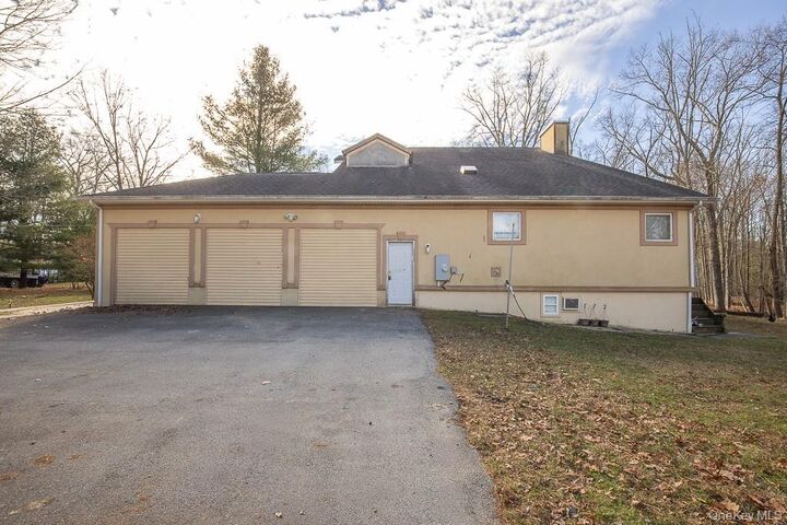 Property Photo:  85 York Road S  NY 12721 