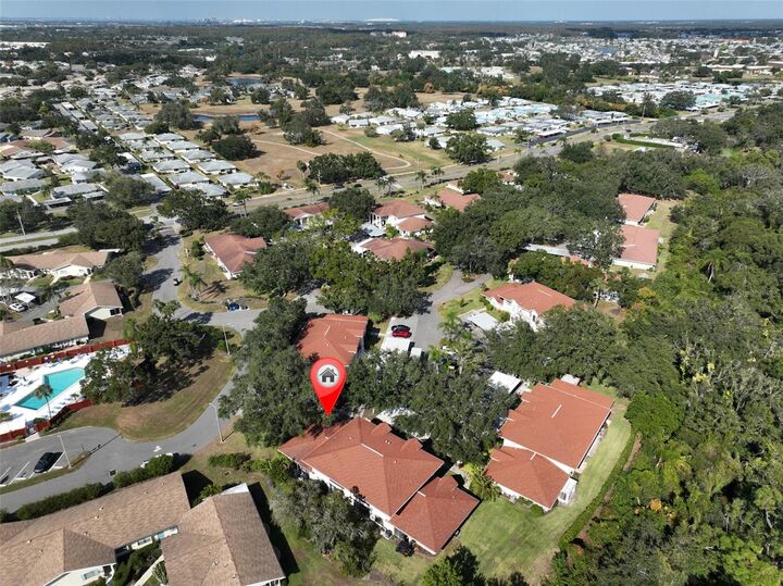 Property Photo: 313 Knottwood Court FL 33573