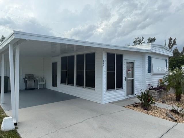 Property Photo:  26 Siesta Circle W  FL 34229 