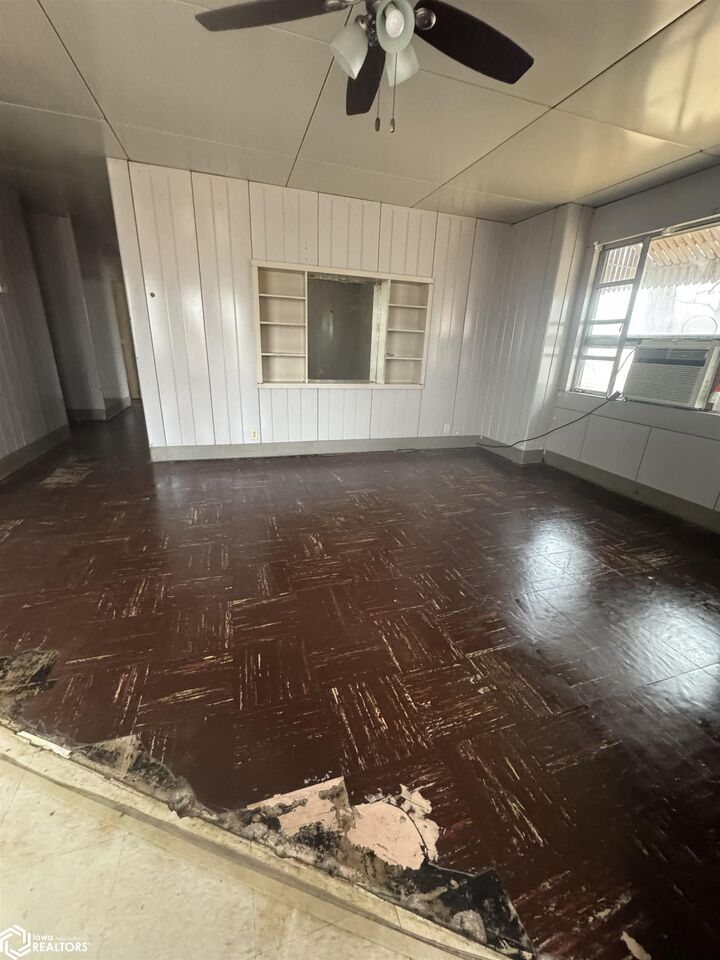 Property Photo:  1832 Avenue D  IA 52627 