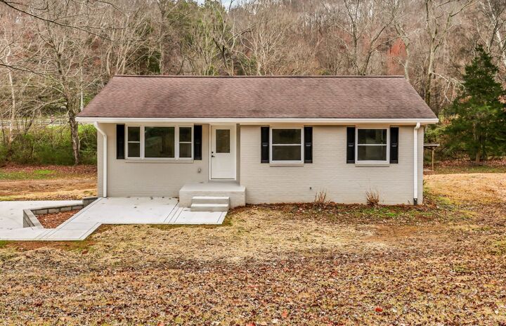 Property Photo: 216 Valley View Rd TN 37058