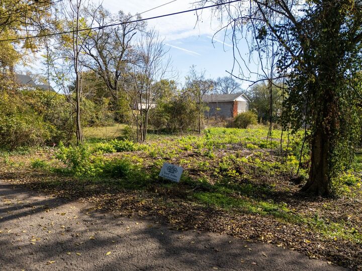 Property Photo:  1720 Roger Avenue  TN 37207 