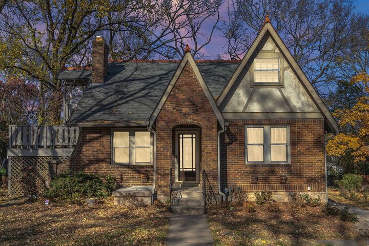 Property Photo: 2808 Belcourt Ave TN 37212