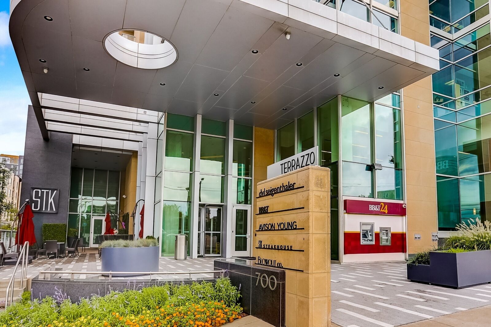 Property Photo:  700 12th Ave S 1104  TN 37203 