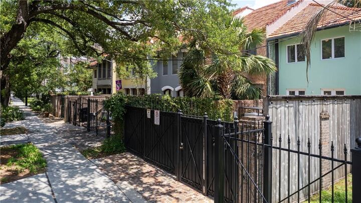 Property Photo:  2627 S Carrollton Avenue  LA 70118 