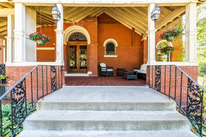 Property Photo: 490 Summit Avenue MN 55102