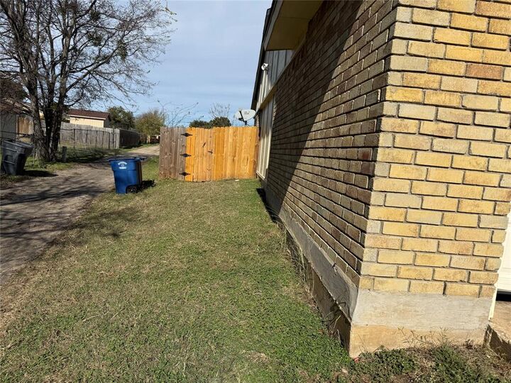 Property Photo:  7167 Winterberry Drive  TX 75249 