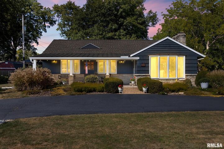 Property Photo:  1017 W Northmoor Road  IL 61614 