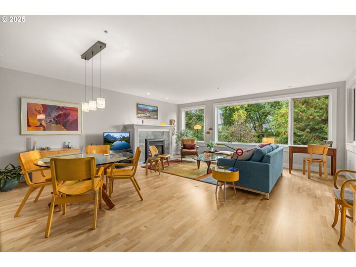 Property Photo:  780 NW Westover Sq 3  OR 97210 