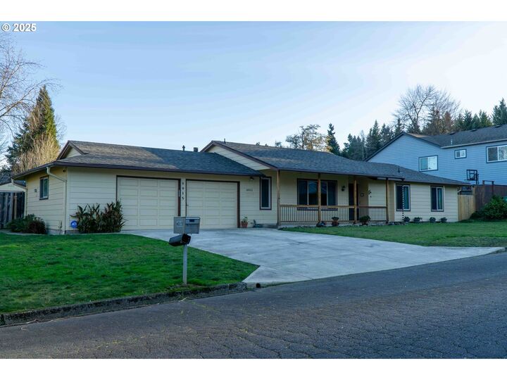 Property Photo:  6015 SE Alder Hill Loop  OR 97267 