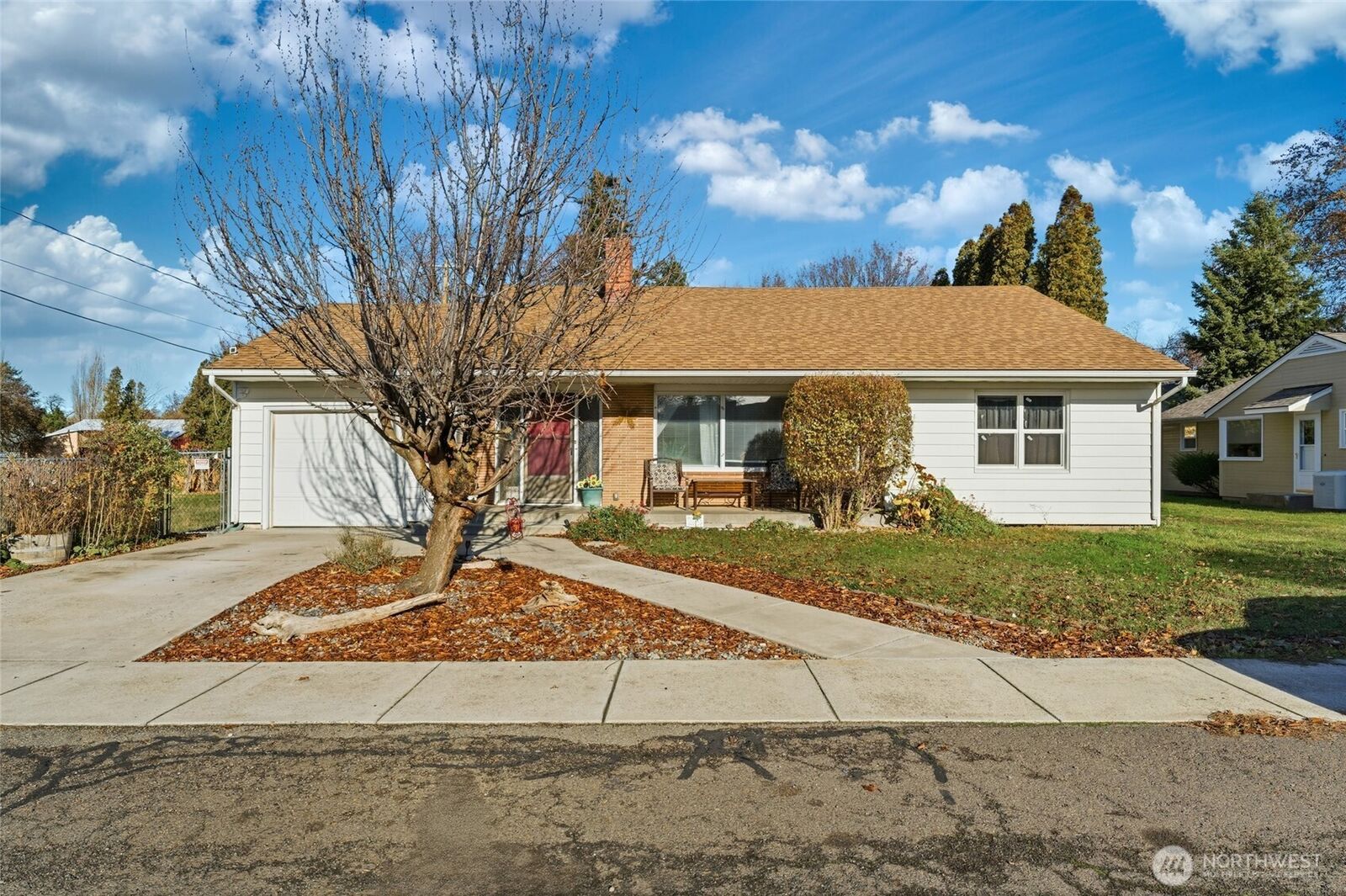 Property Photo:  310 W 5th Street  WA 99361 
