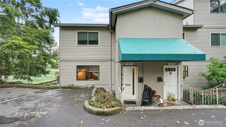 Property Photo:  13073  15th Avenue NE G-13  WA 98125 