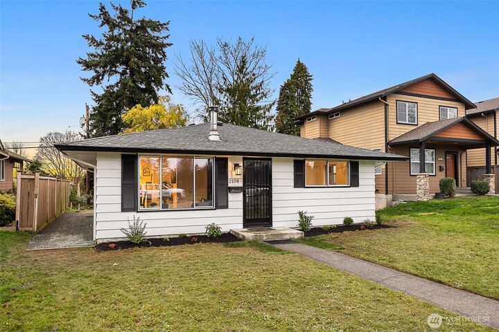 Property Photo: 2108 Summit Avenue 3 WA 98201