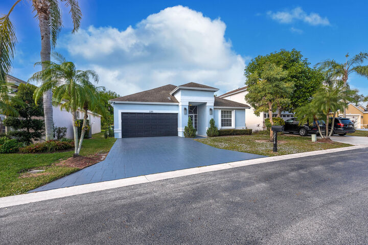 Property Photo:  2210 Soundings Court  FL 33413 
