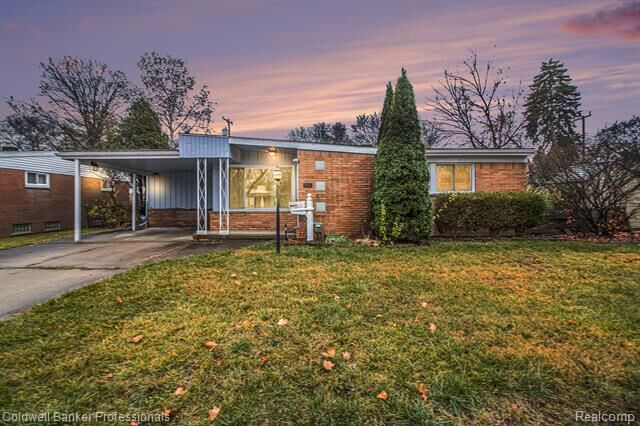 Property Photo:  14561 Leslie Street  MI 48237 