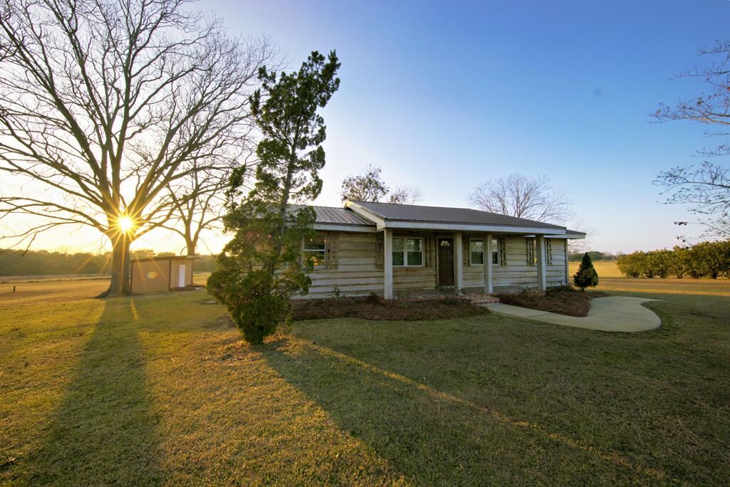 Property Photo:  1067 Wade Road  GA 31779 