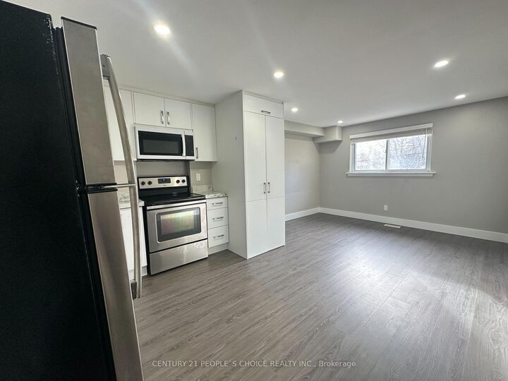 Property Photo:  199 Avondale Boulevard Unit 2  ON L6T 1J1 