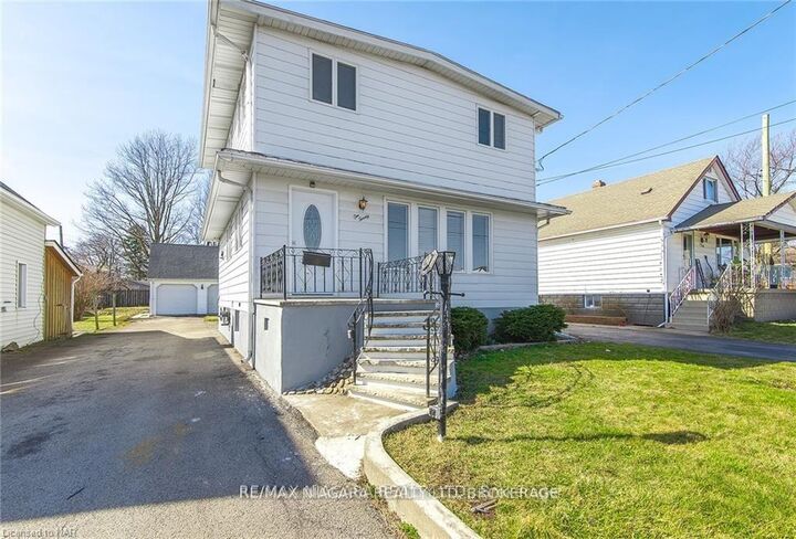 Property Photo: 120 Elizabeth Street ON L3K 2B9