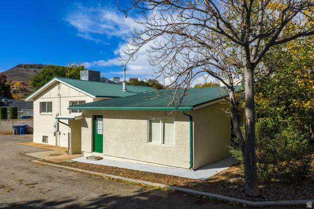 Property Photo: 461 Diagonal St UT 84770