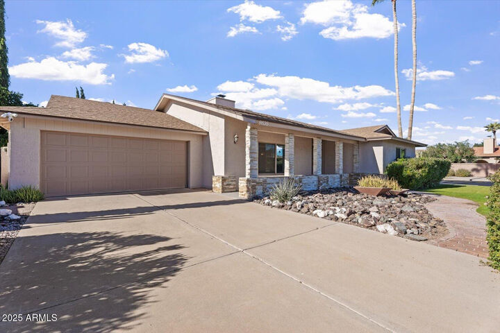 Property Photo:  8635 E Via De La Gente  AZ 85258 