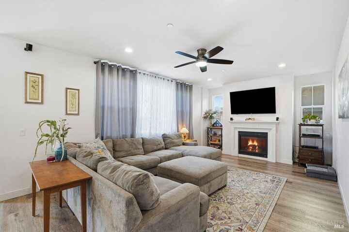 Property Photo:  1617 Sorrel Street  CA 95403 